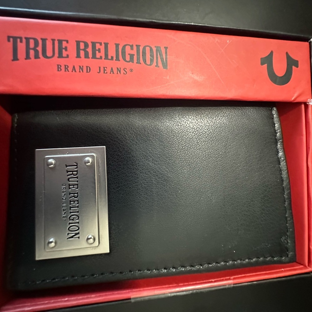 🆕True Religion Trifold Leather Wallet